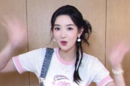 曝王玉雯杨玏已分手 女方好友发声：包单身的